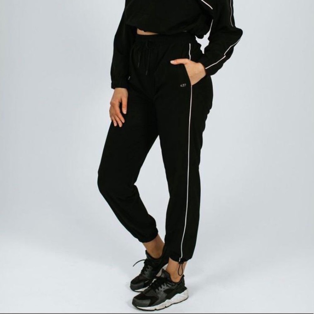 437 track pants